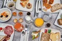 Cit'Hotel l'Escurial - sarapan