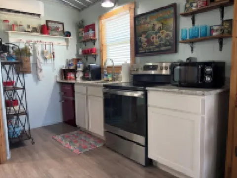 Cute cottage just 5 minutes from Round Top!