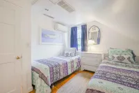 In-town Nantucket Cottage - Abuts Bird Sanctuary