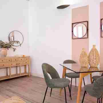 Cosy Apartment in a Typical Sevillian House. Padre Marchena III Rooms