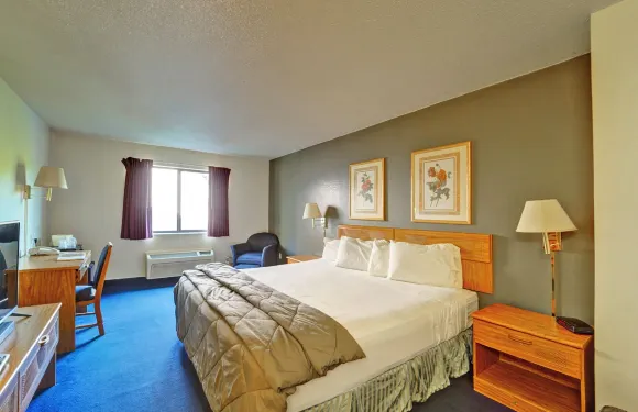 富爾頓美國房東套房酒店