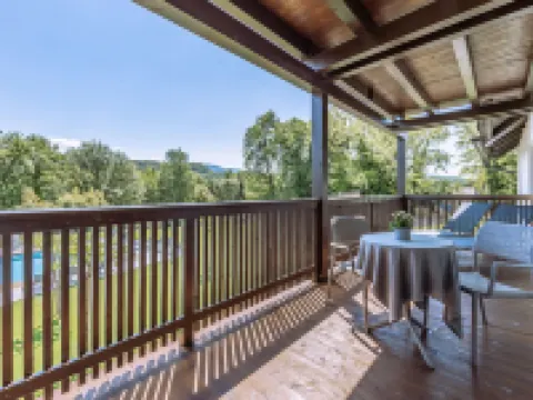 隆格霍夫阿西茲酒店 阿皮亞諾蘇拉斯特拉達德爾維諾酒店