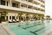 Staybridge Suites ABU DHABI - YAS ISLAND by IHG - Infinity Pools