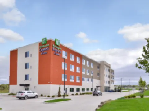 Holiday Inn Express & Suites LEE'S SUMMIT - KANSAS CITY by IHG Hotels in Lee's Summit