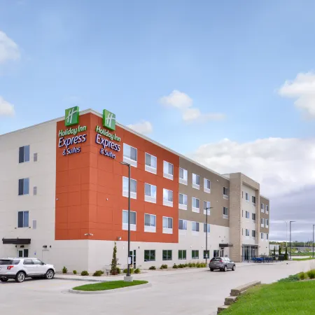 Holiday Inn Express & Suites LEE'S SUMMIT - KANSAS CITY by IHG