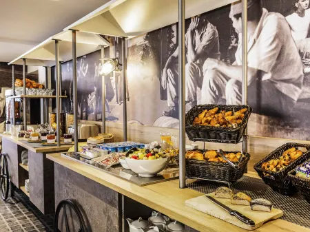 Ibis Styles Paris Mairie de Clichy Отели в г. Клиши-ла-Гаренн