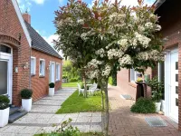 Stylish, romantic top-floor apartment with balcony and that certain something