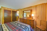Beach & Kayaks: Waterfront Cabin on Lake Pleasant! - Wifi