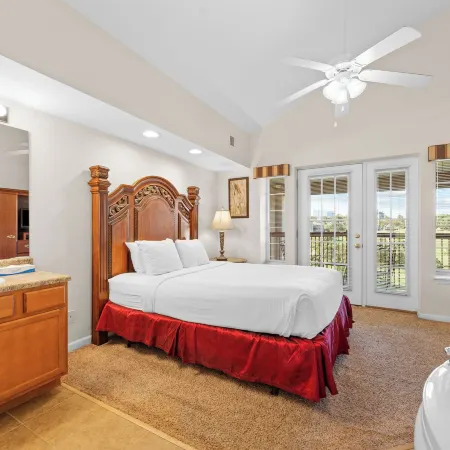 Grand Crowne Resort