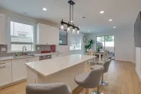 Pet-Friendly Paramount Home, 16 Mi to Los Angeles! Hotels in Paramount