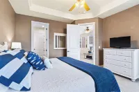 Cliffside Lake Retreat - 2 Bdr, Walk to Table Rock - 3-Star