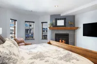 3 Bd, 4 Ba CONDO IN THE HEART OF BEAVER CREEK VLG Hotels in Beaver Creek