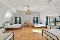 Penthouse • Fiserv, Bars, Perks & Big City Views • Downtown Milwaukee