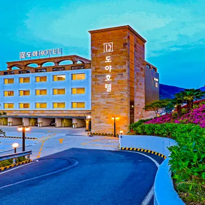 Doya Hotel Geoje Отели рядом с достопримечательностью «Колледж Кодже»