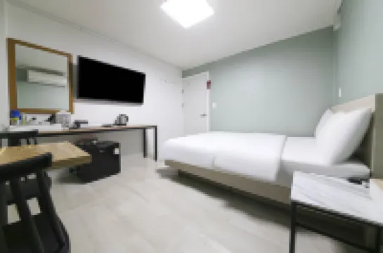 Gangneung J Block Motel โรงแรมใน