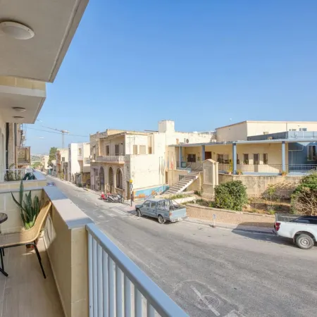 Qala Tranquil Escape - Stylish with Terrace & AC
