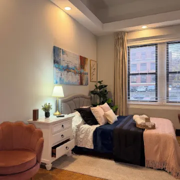 Bright & New Room Shared Apartment NYC Bus