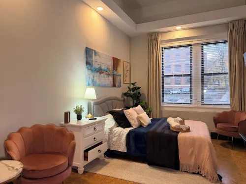 Bright & New Room Shared Apartment NYC Bus