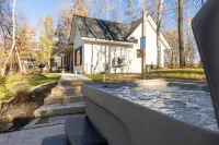 Cozy Cabin w Hot Tub, Fireplace, Near Nisswa and Crosslake