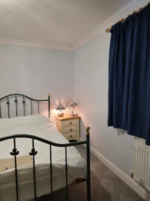Near Colcheste town centre - 2-Star