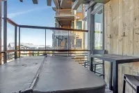 Premium One Bedroom Studio Apartment Hotel by Redawning - Jacuzzi