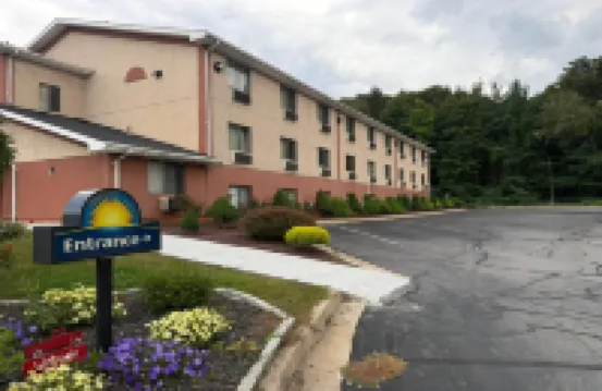 Days Inn by Wyndham Torrington