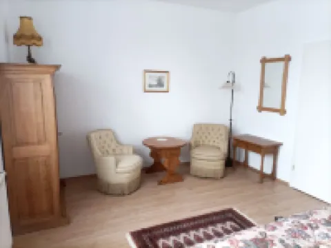 O3 - Gut Ausgestattete 180qm Wohnung