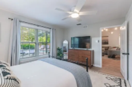 Home w/Heated Pool 10 Mins to Clearwater Beach!