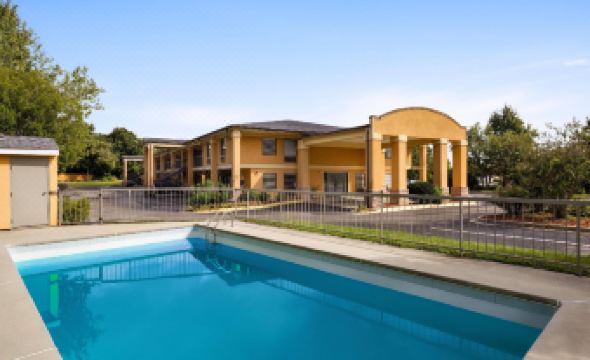 Days Inn by Wyndham Blythewood North Columbia