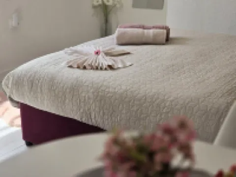 Indy's Beach Apartments