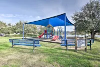 Resort-Style Lake Conroe Retreat w/ Balcony & View - balcony