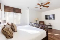 Cozy Home in Gated Country Club