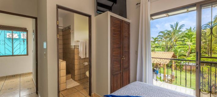 Sunset Villa, comfortable house steps from the beach Hotéis em Parrita