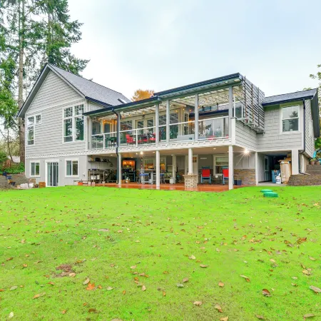Peaceful Patio View! Waterfront Puget Sound Unit