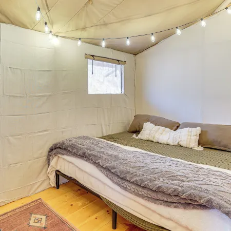 Hikers Hideaway w/ Hot Tub Near Lookout Mountain