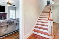 Pool, Patio & Putting Green: Manchester Getaway - 3-Star