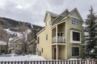 Box Canyon Basecamp 4 Bedroom Home - balcony