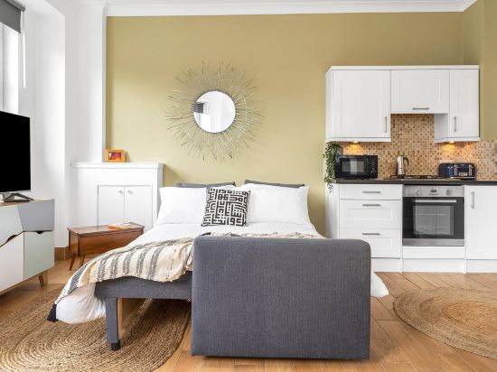 Edinburgh CITY Centre 2BR Apartment