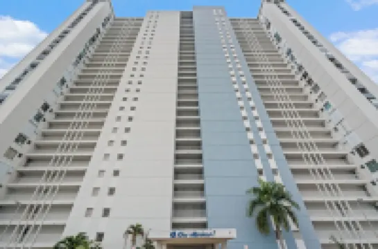 Dos Marinas by Otium