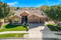 Waterfront in Ocotillo, 4Br, 2BA, Heated Pool