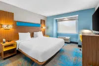 Days Inn & Suites by Wyndham Brandon Amphitheater