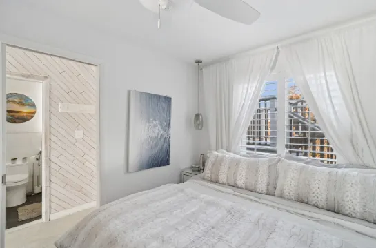 Unobstructed Ocean Views ! A Beautiful Montauk Getaway