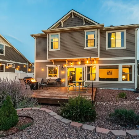 Spacious Family Getaway Near Downtown
