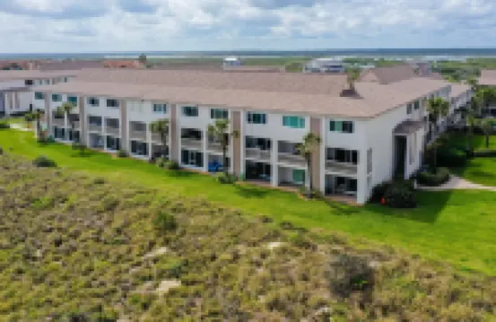 Oceanfront Townhouse With Shared Pools, Ocean View, Wifi, W/d, and Central AC