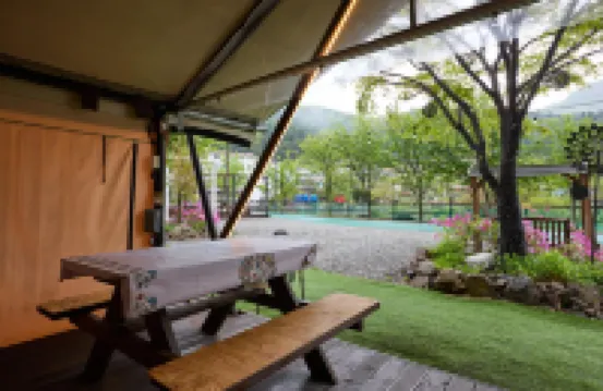 加平格拉蒂亞營舍