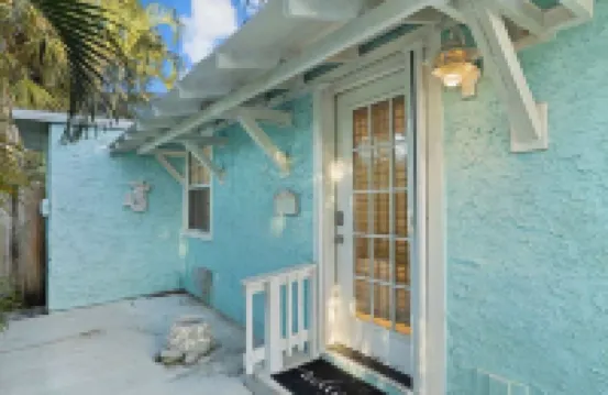 棕櫚灣隱居處兩卧靠近海灘