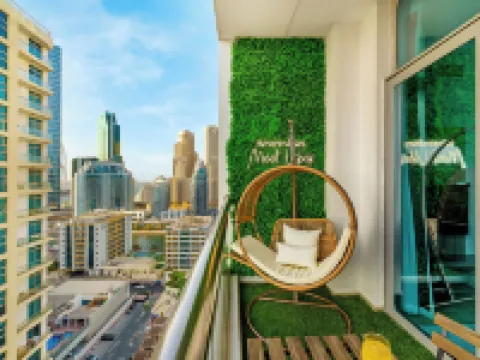 Urban Dubai Marina Stay Near Yacht