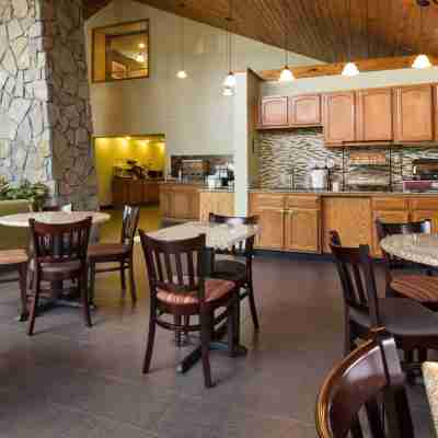 Comfort Inn & Suites Syracuse-Carrier Circle Dining/Meeting Rooms