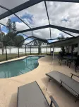 2 Bedroom Single Family Home with Pool - สระว่ายน้ำส่วนตัว