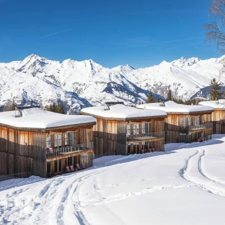L'Aiguille Grive Chalets Hotel Отели в г. Ландри